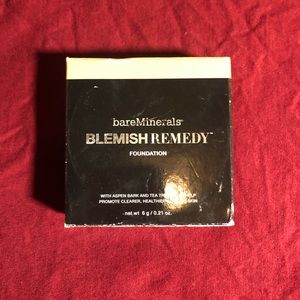 Bare mineral foundation